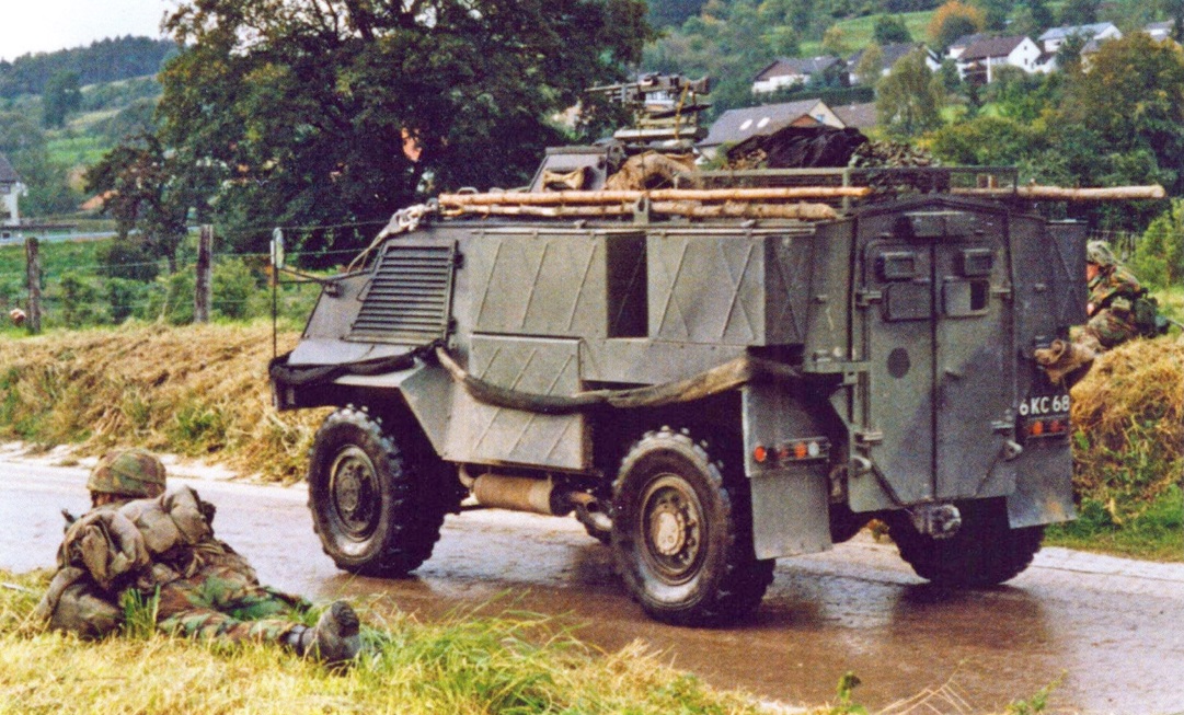 Бронеавтомобиль AT-105 